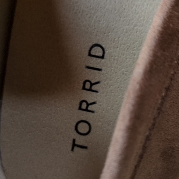 Torrid Crepe Heeled Loafer Tan Size 11 - Picture 9 of 12